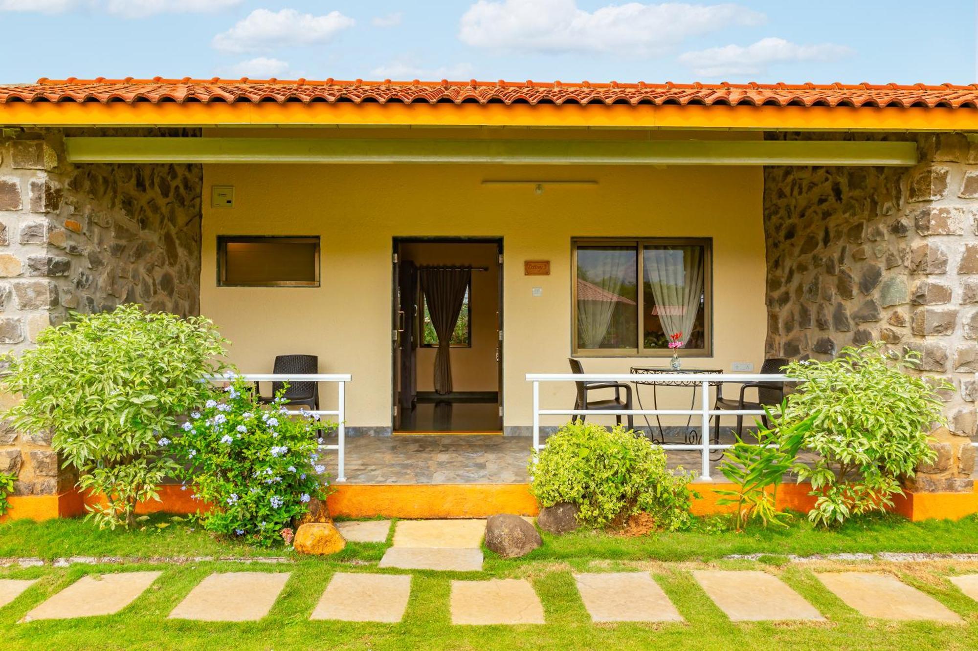 Casa Amora Lonavala Exterior photo